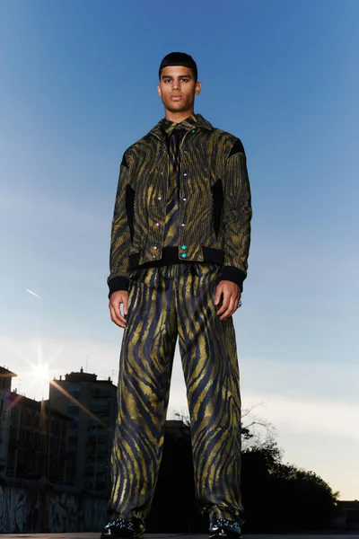 Look 17